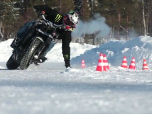 Motorrad Schnee