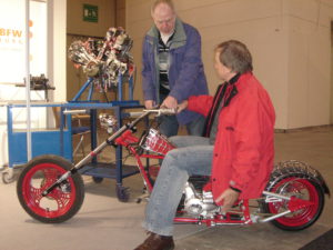 Gerd auf seinem (Alp)-traummotorrad